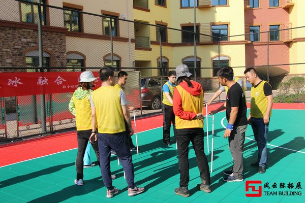 九游娛樂：素質(zhì)拓展游戲2024最新十個(gè)團(tuán)建活動(dòng)互動(dòng)小游戲推薦(圖2)