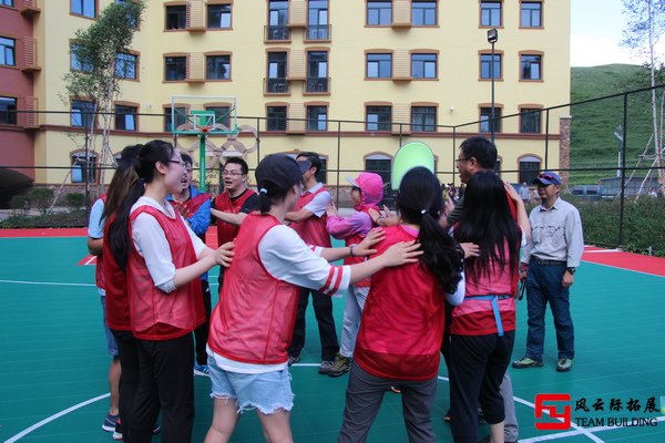 九游娛樂：素質(zhì)拓展游戲2024最新十個(gè)團(tuán)建活動(dòng)互動(dòng)小游戲推薦(圖3)