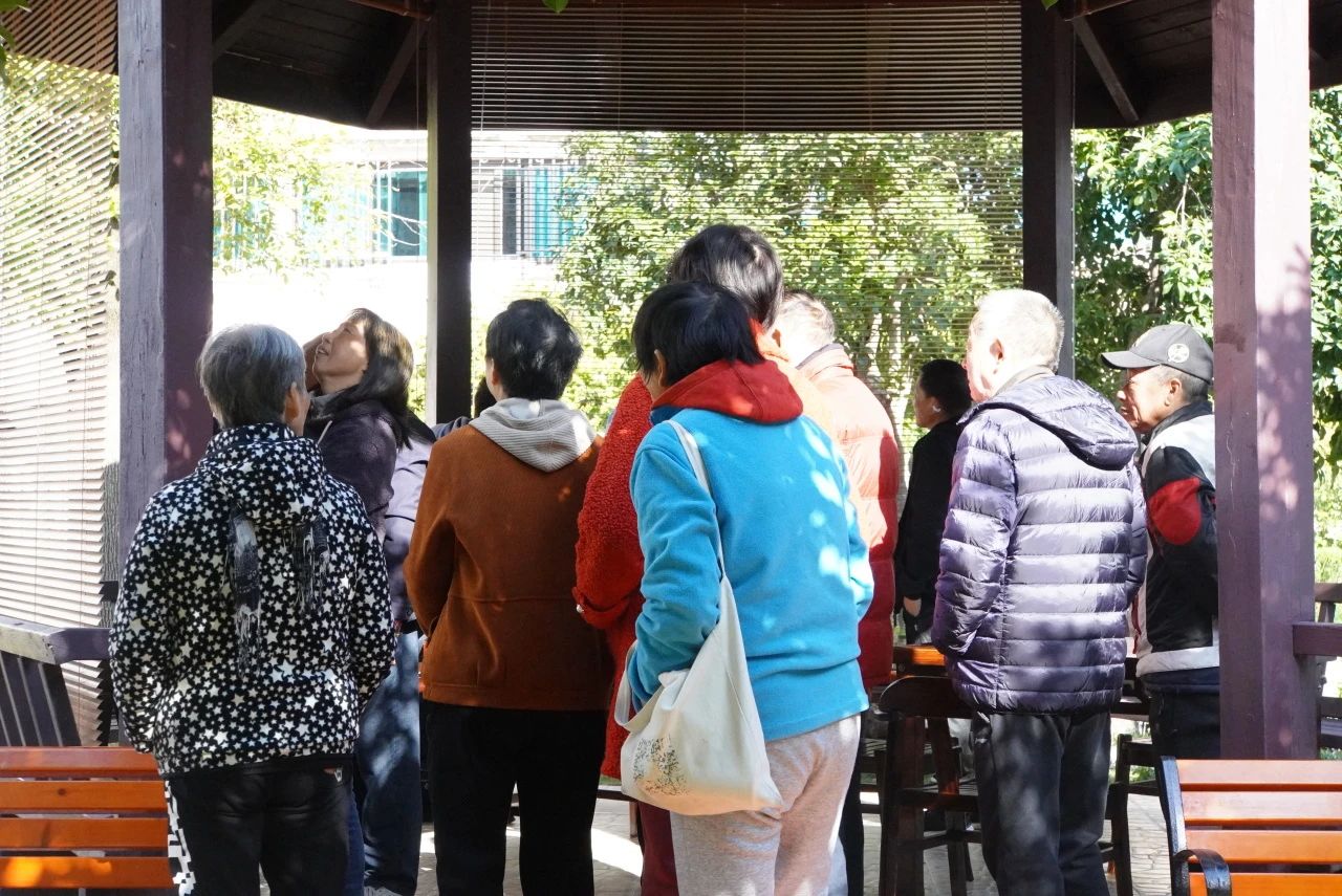 九游app：長寧這個小區(qū)打造了一間“花涇合議亭”！(圖2)