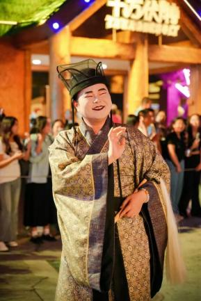 歡樂(lè)谷集團(tuán)“2024驚奇潮玩節(jié)”落幕創(chuàng)新“加法”助主題公園“出圈”(圖5)
