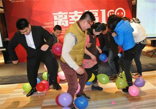 經(jīng)典有創(chuàng)意的年會互動拓展訓(xùn)練游戲集錦